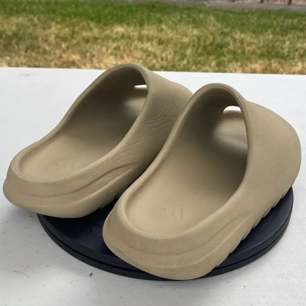 Mens Adidas Yeezy FW6344 Rubber Footbed Lightweight Casual Slide Sandal 8 Beige
